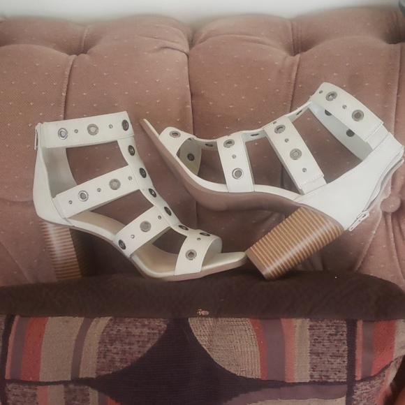 Simply Vera Vera Wang Shoes - New Sexy Sandal pumps By Simply Vera Vera Wang